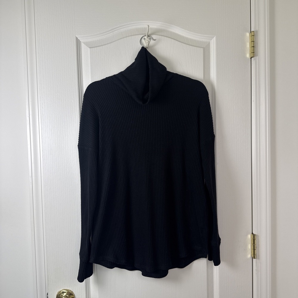 American Eagle Black Ribbed Turtleneck Sweater Size M Long Sleeve
